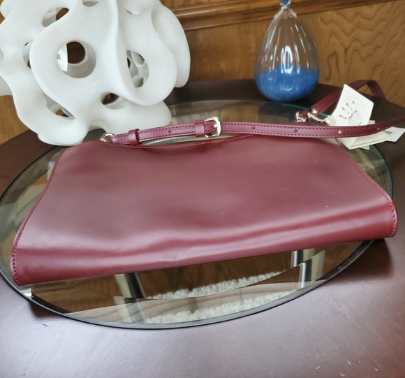 Celine Lefebure

Victoria Leather Crossbody bag - Picture 9 of 13